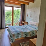 Lodge тхаті Yablunytsya